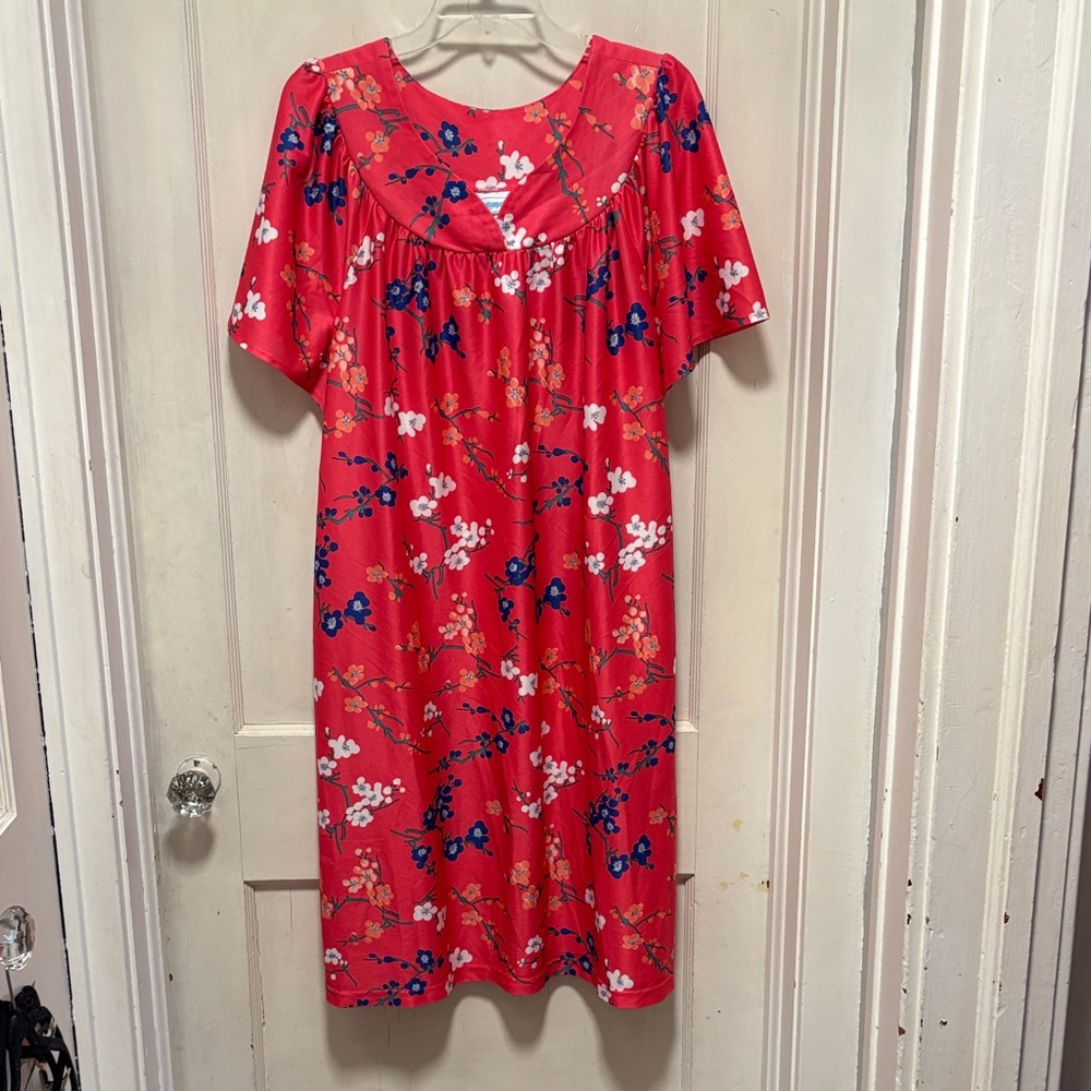 Floral Vintage 70s 80s Nightgown Muumuu Dress